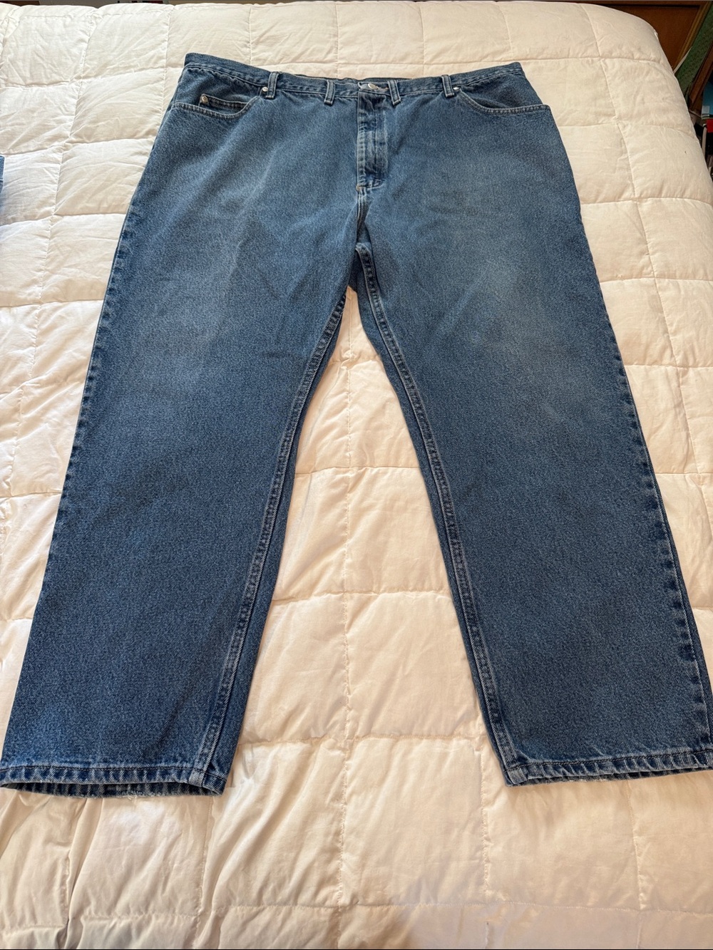 Wrangler Premium Quality Men’s Size 46/30 Classic Relaxed Fit Blue Denim Jeans